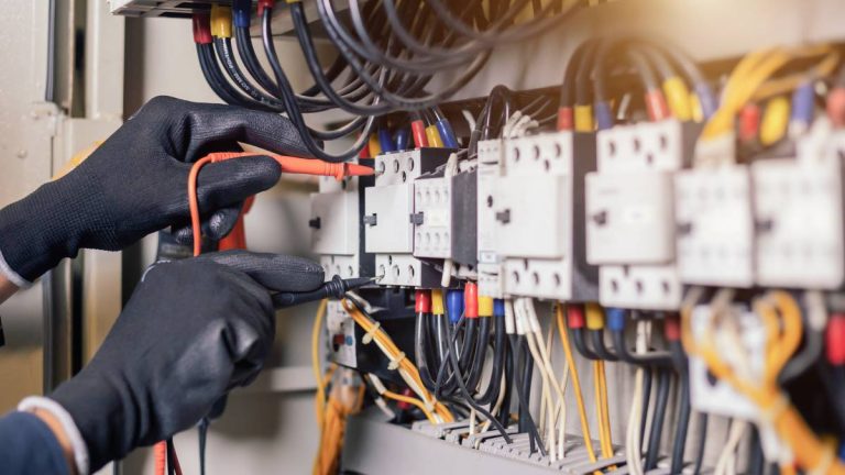 Electrician,Engineer,Work,Tester,Measuring,Voltage,And,Current,Of,Power