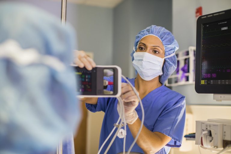 philips-patient-monitors-in-use-scaled
